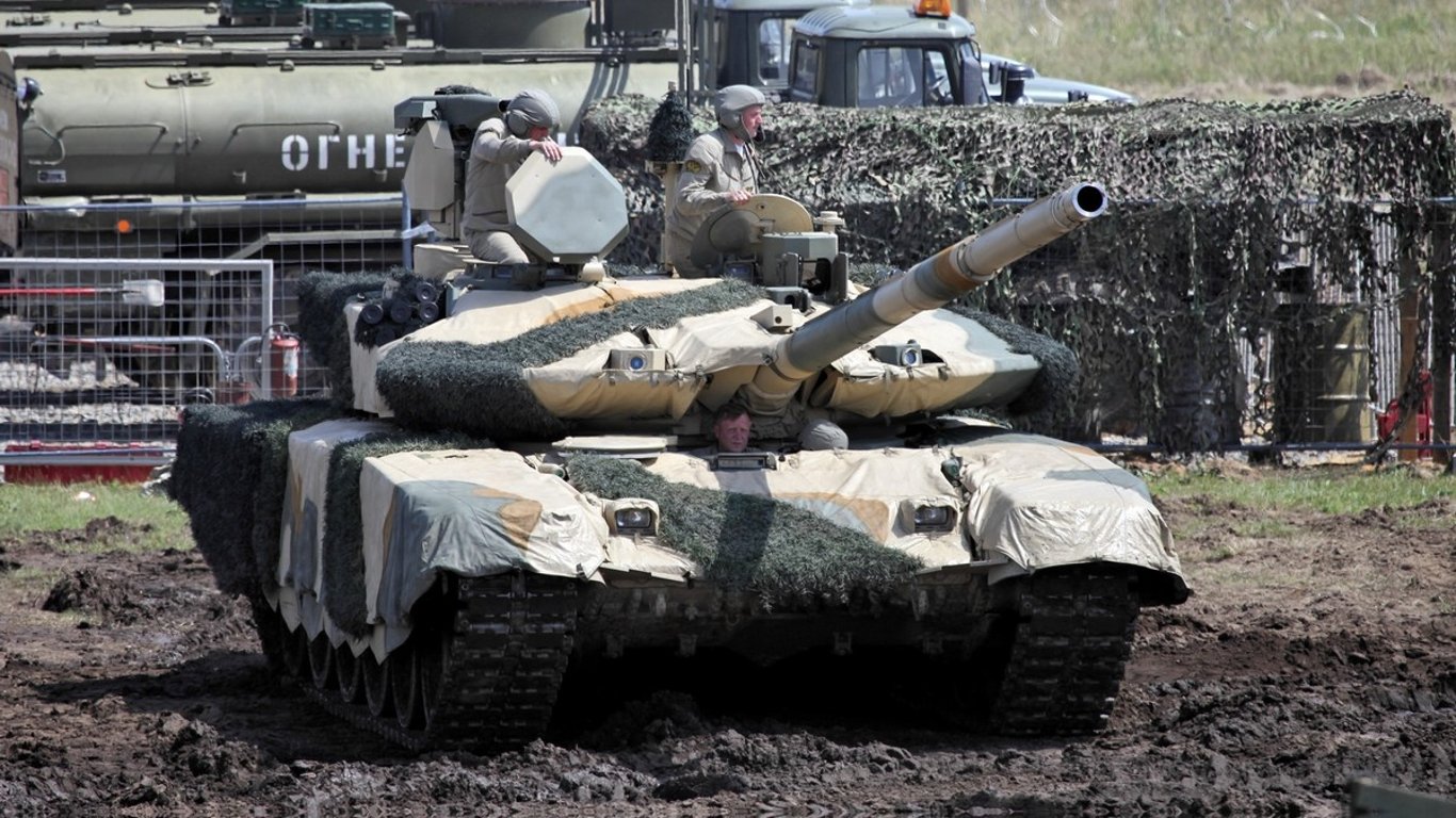 Video: pakliže se moderní ruský tank T-90 zastaví uprostřed cesty, může stačit na jeho zničení jediná protitanková střela
