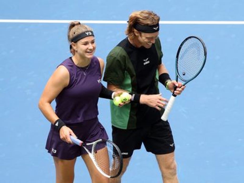 Z toho Američané šťastní nebyli. Muchová se na US Open prořekla, Rus se jí klaněl