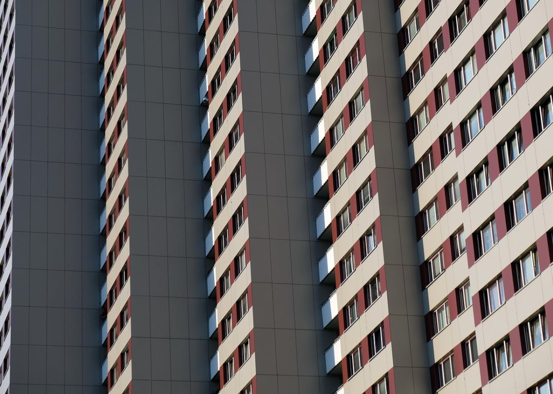 Bydlení v pasti byrokracie: odborníci volají po uvolnění trhu