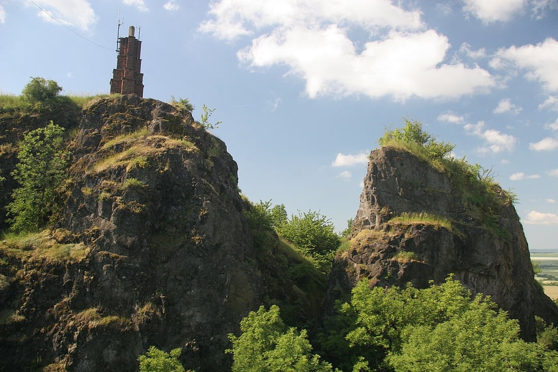 Hrad Veliš: Dříve hrdý královský hrad, nyní ruina