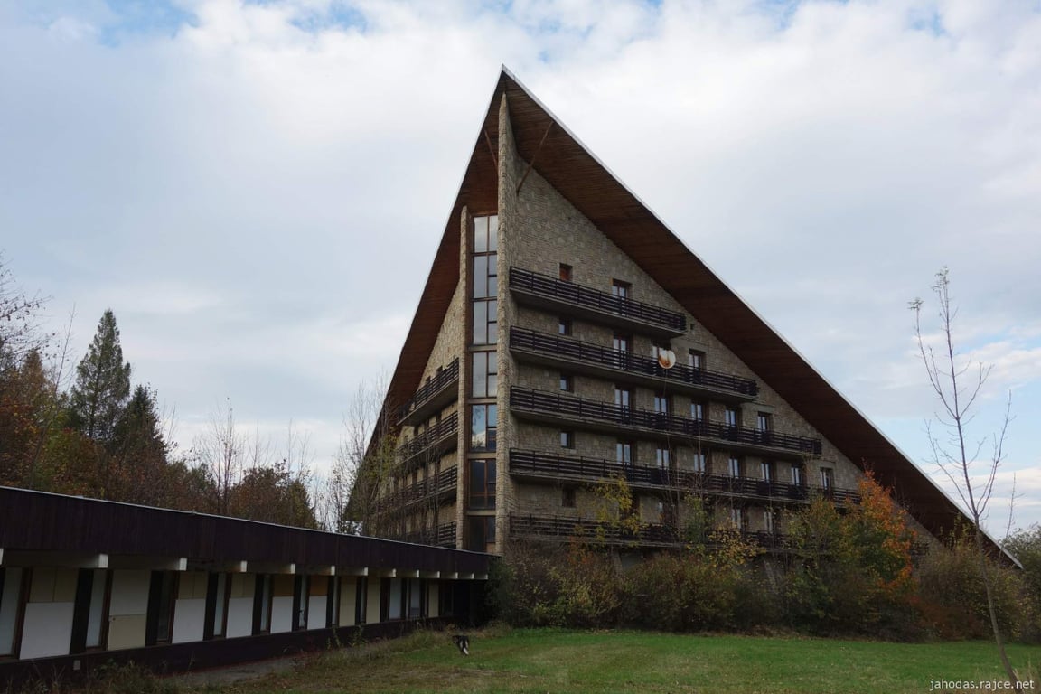 Obyvatelé Trojanovic nesouhlasí s rozsáhlou přestavbou hotelu v CHKO Beskydy.