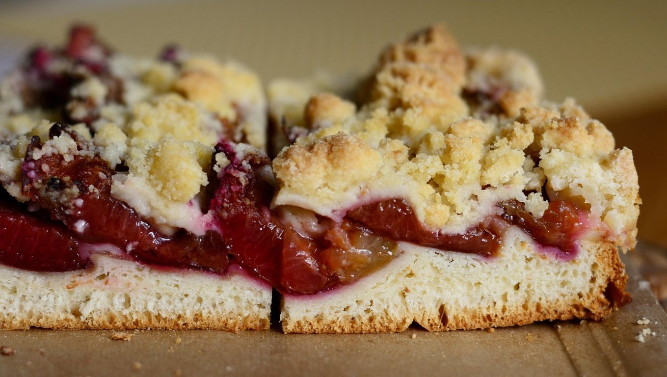 Švestky a tvaroh jako dokonalá dvojka: Recept na švestkový koláč krok za krokem