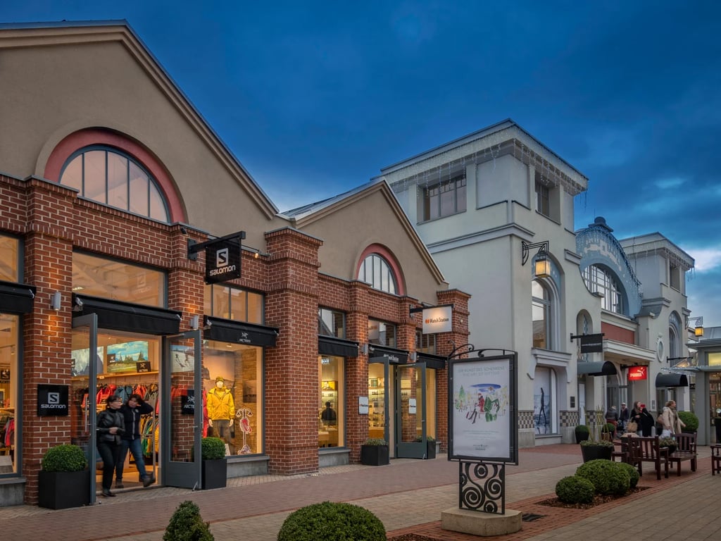 Češi našli nový ráj pro levné nákupy. Tento outlet blízko hranic překoná i vyhlášené polské trhy
