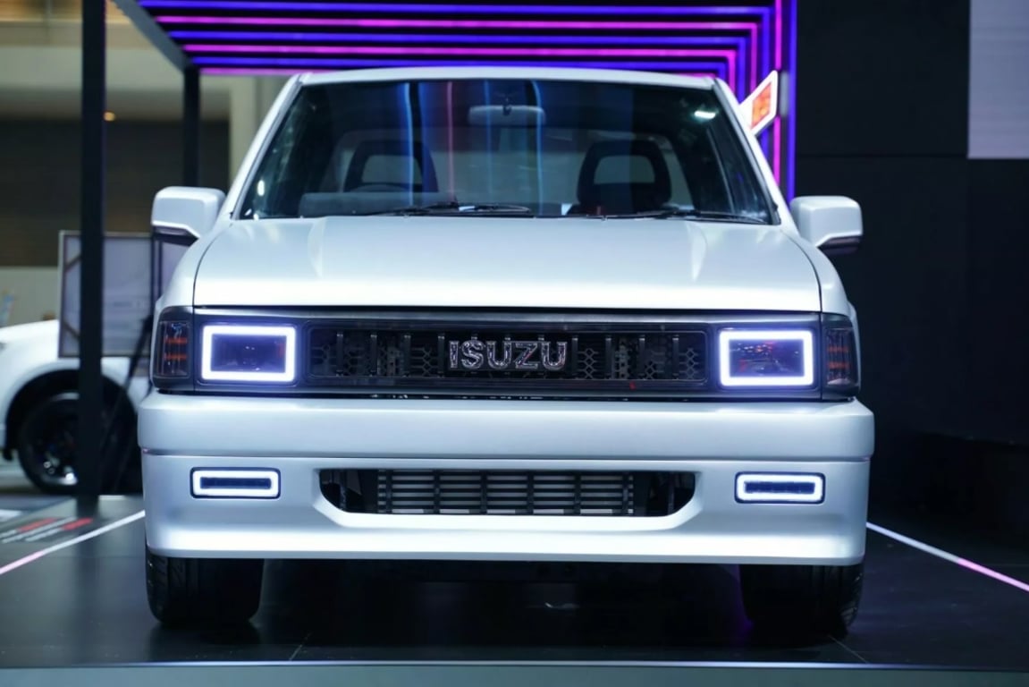 Tuning dnešní doby: Automobilka Isuzu oficiálně upravila legendární model našeho dětství. Verze Dragon Max je restomod století