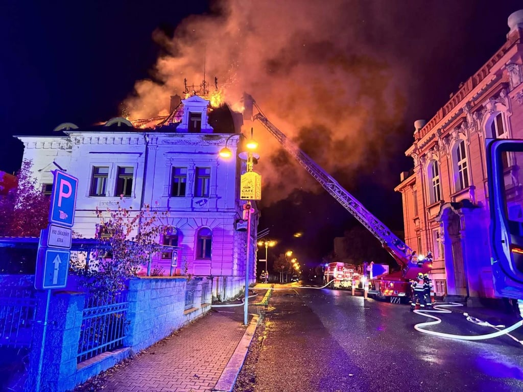 Bývalý hotel a čerpací stanici na Děčínsku úmyslně zapálil osmadvacetiletý muž