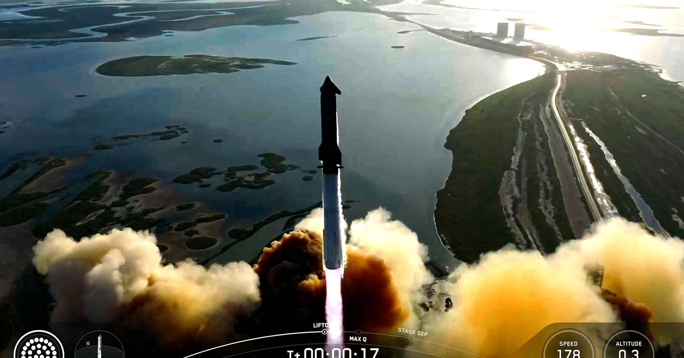 Dvakrát vyšší než Petřínská rozhledna. Musk úspěšně otestoval loď pro misi na Mars