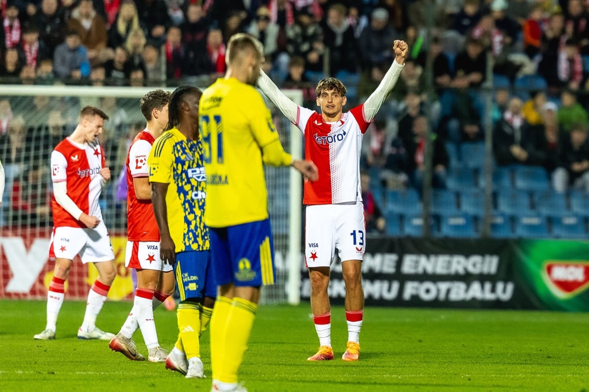 Fotbalisté Slavie vyhráli v poháru ve Zlíně, přerušili šňůru zápasů bez gólu