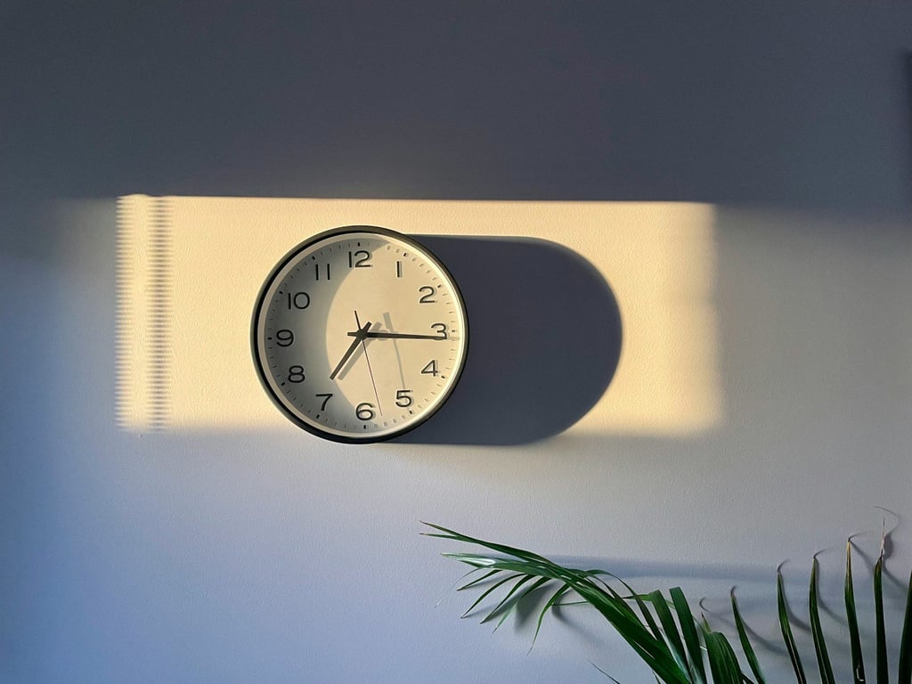Změna času se v roce 2025 bude týkat více než 70 zemí.