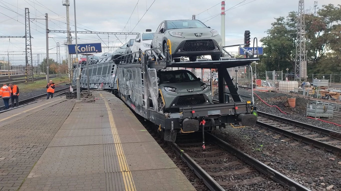 Vykolejený vlak v Kolíně způsobil škodu zhruba 42 milionů korun