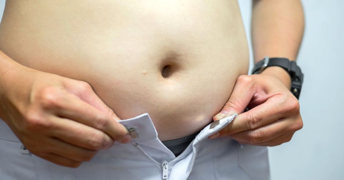 Nafouklé břicho často vypadá neškodně. Ve skutečnosti ale může být prvním signálem vážné nemoci, o které většina lidí netuší