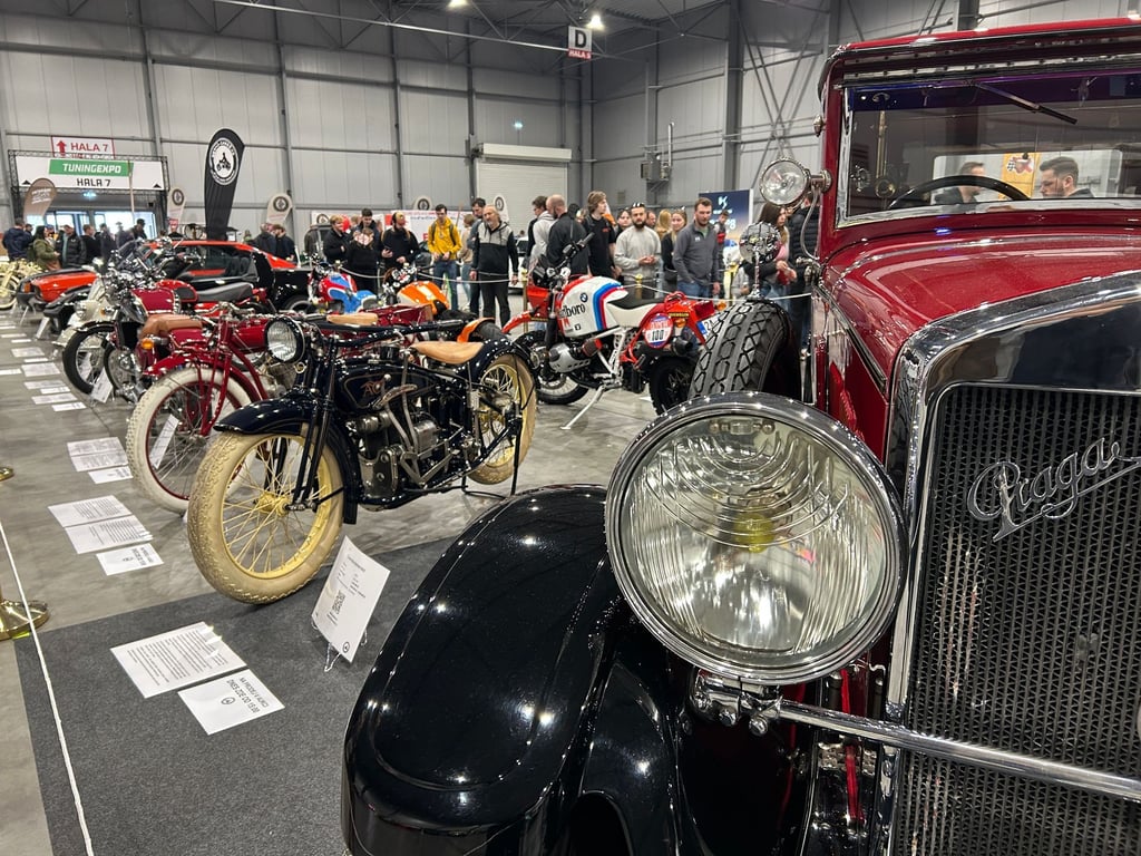 Nejdražší motorka i nevydražená Praga. Jak dopadla pražská aukce veteránů