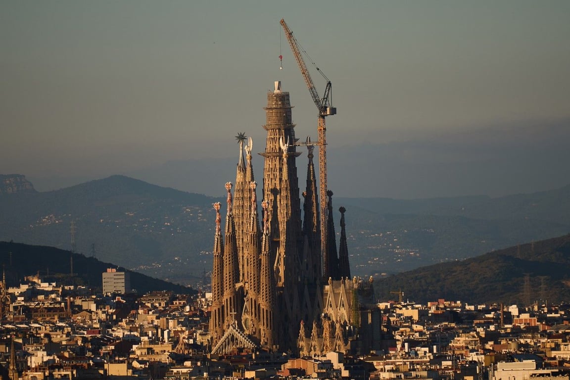 Chrám Sagrada Família v Barceloně má nejvyšší kostelní věž na světě