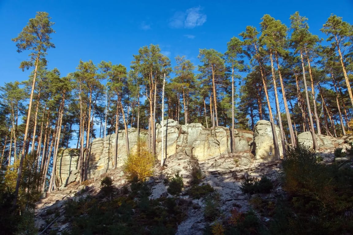 Toto je nejkrásnější skalní město v Česku. Je tajemné a vypadá, jako by ho vysekali permoníci