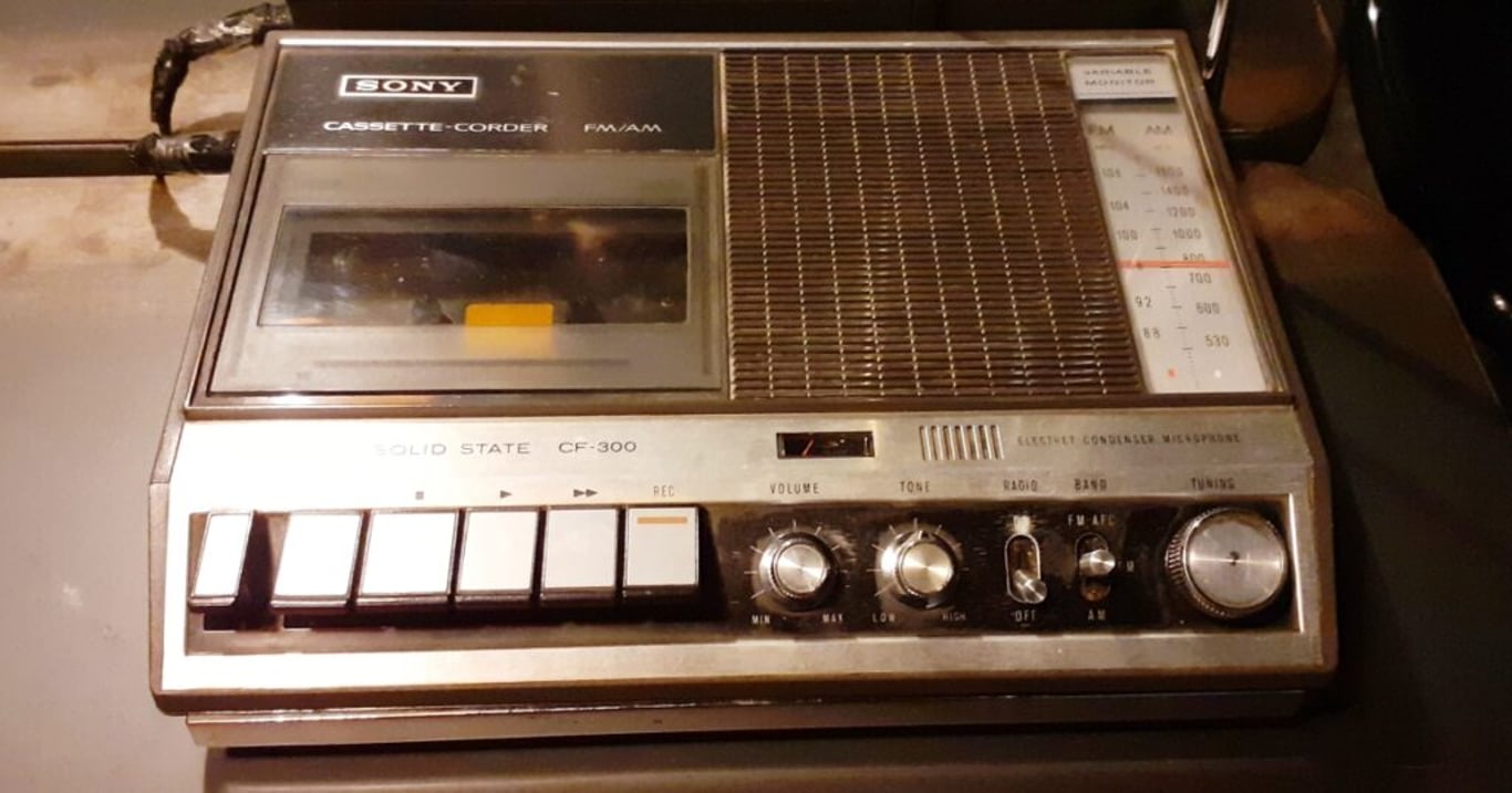 Hudební kvíz o největších hitech z dob socialismu: Jen hrstka Čechů si vzpomene na písně, které hrály doslova všude