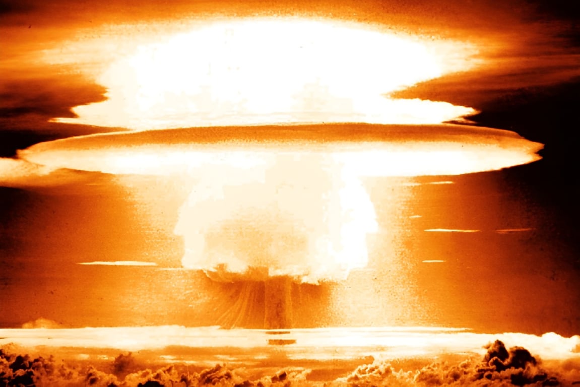 Největší jaderný výbuch všech dob: Sověti před 64 lety odpálili Car bombu. Děsivé záběry zveřejnili až po letech