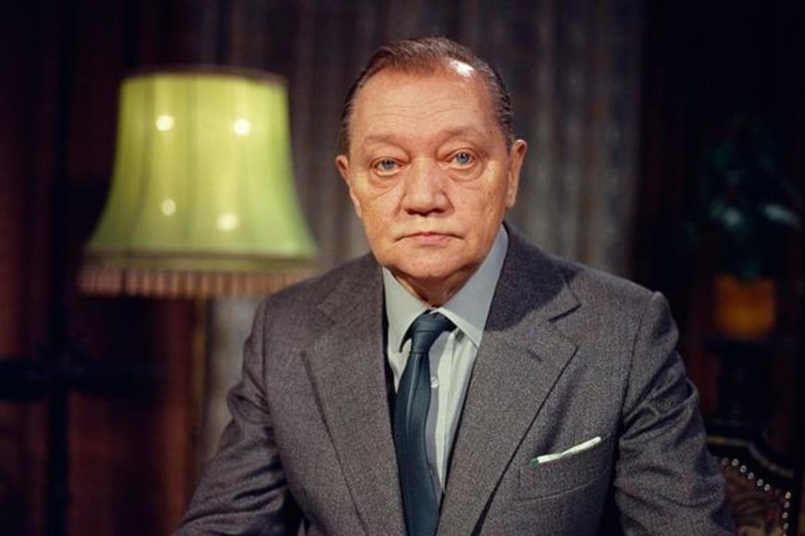 Hrušinský byl filmovou hvězdou, na konzervatoř se ale nedostal. Šel i do politiky