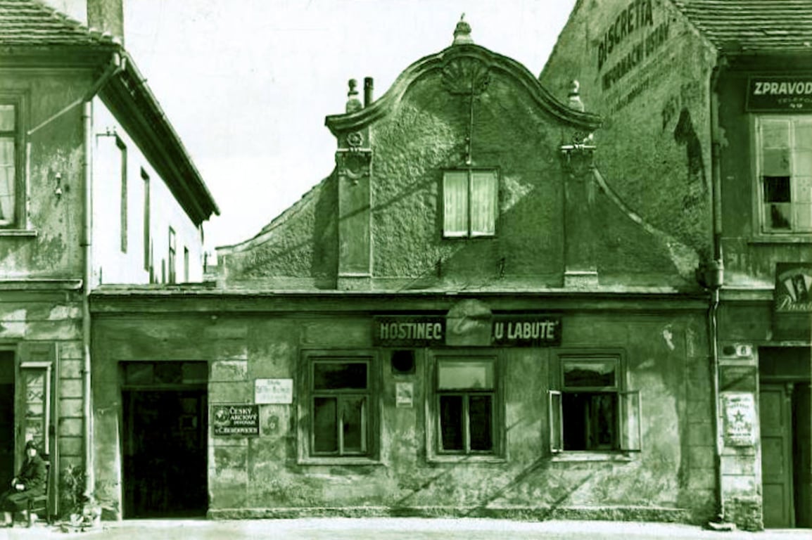 DRBNA HISTORIČKA: Hostinec U Labutě byl oblíbený mezi šoféry, zmizel kvůli plánu na autostrádu