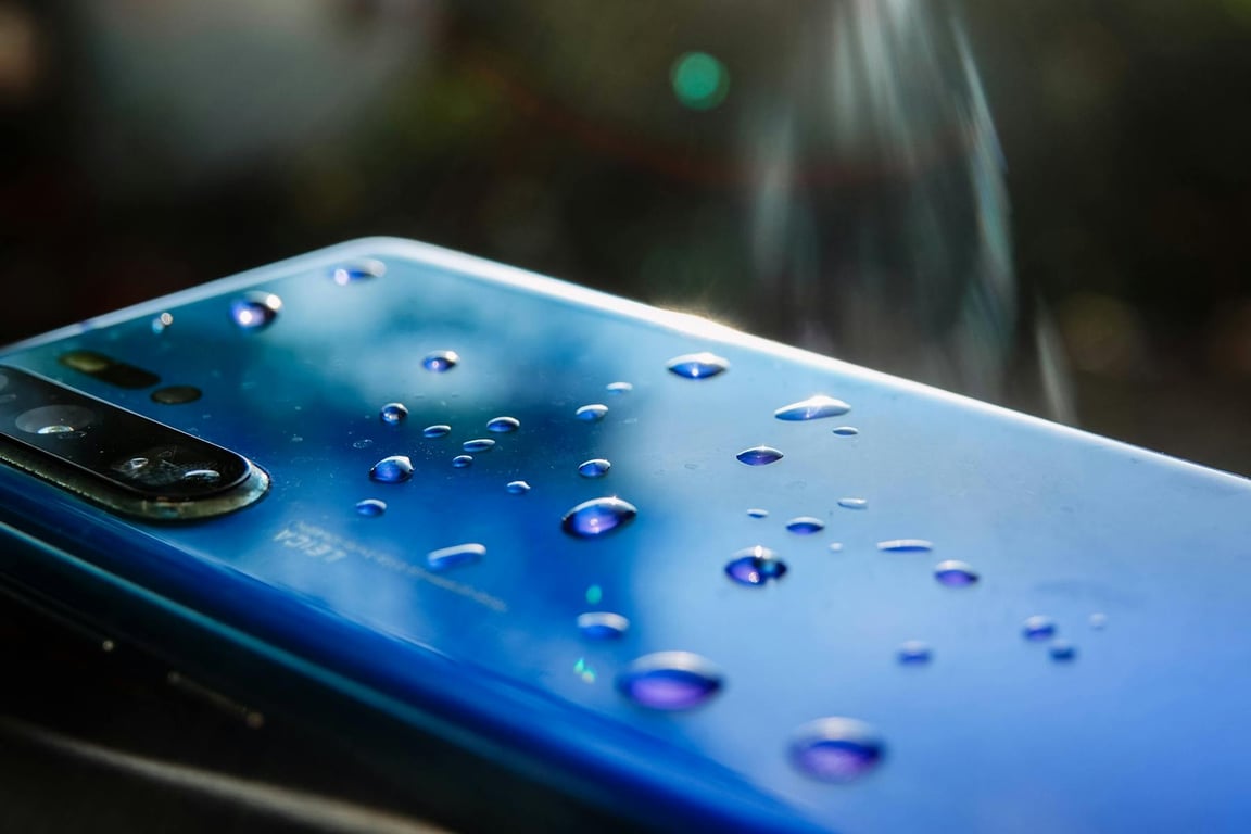 Vysušit telefon jde efektivněji a s menšími riziky zničení než s pomocí rýže