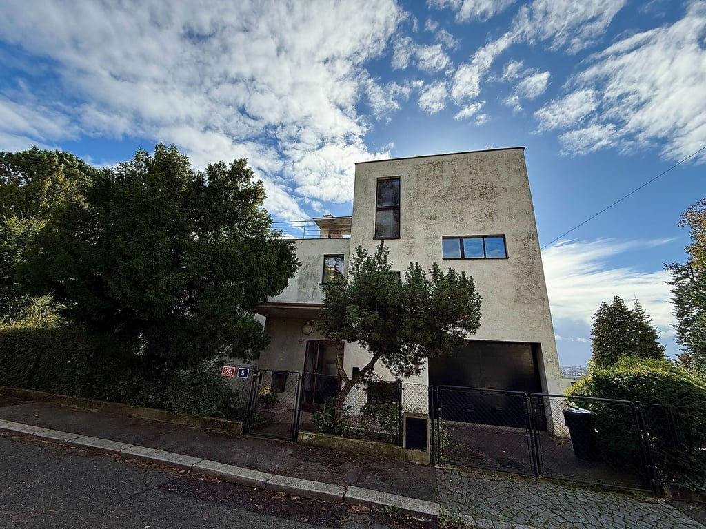 Ženy na Babě. Jediná architektka, která tady navrhla domy, a královna krajek