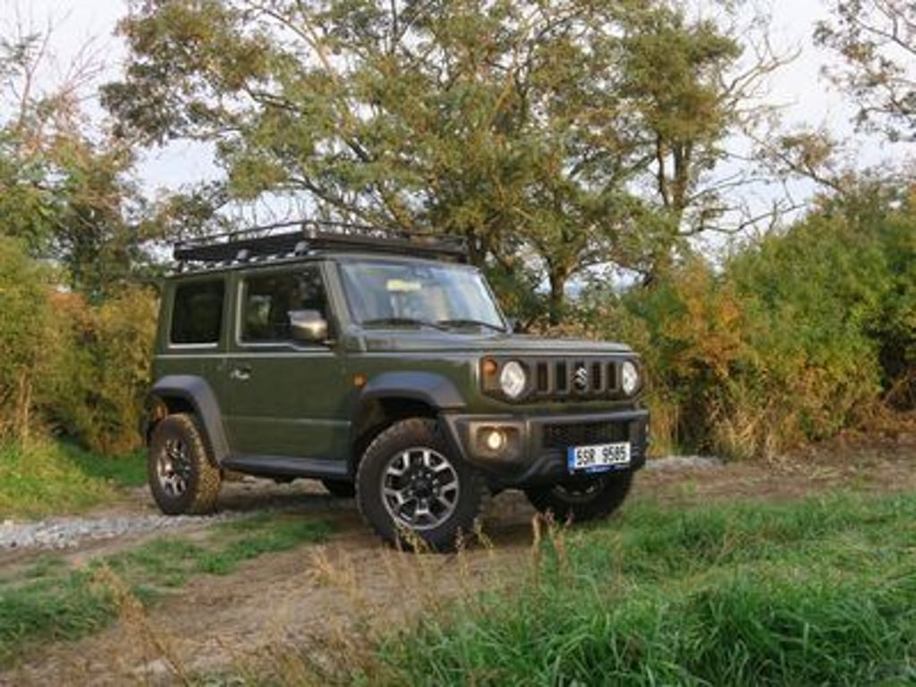 "Poškozuje to naši značku." Suzuki v Německu brání neoficiálnímu dovozu Jimny