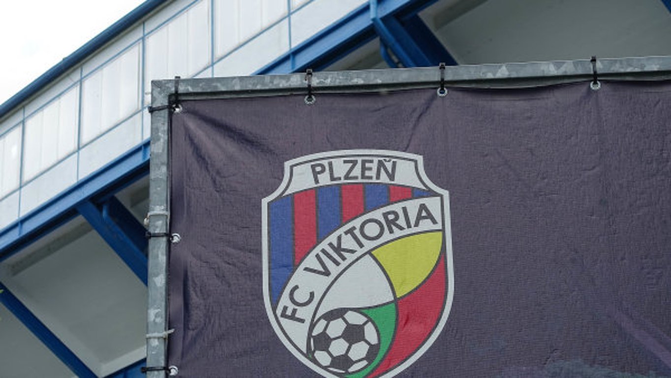 O fotbalovou Plzeň má zájem miliardář Strnad, píše E15