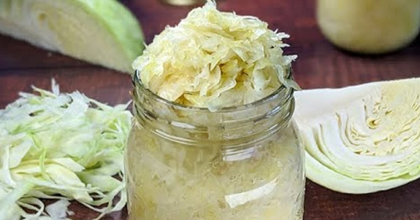 Recept na toto kysané bílé zelí se u nás předává z generace na generaci – zimu bez něj si už ani nedokážeme představit