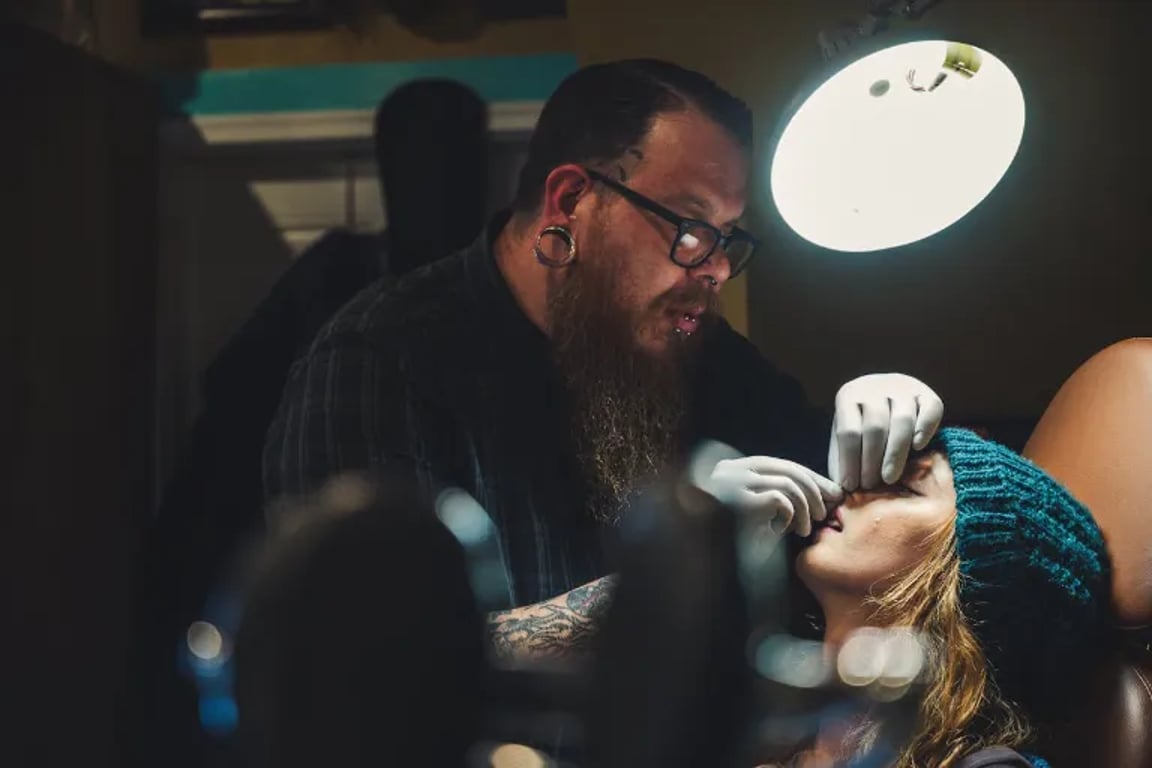 Jak správně pečovat o piercing a co dělat v případě infekce?