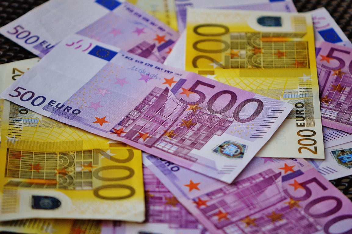 Muž z Liberecka uvěřil falešné notářce, slibovala mu půl milionu eur. Obrala ho
