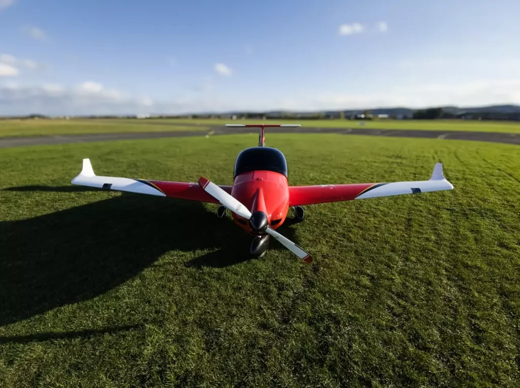 Daniel Landa začal vyrábět letadla a ne tak ledajaká. Podívejte na tu nádheru