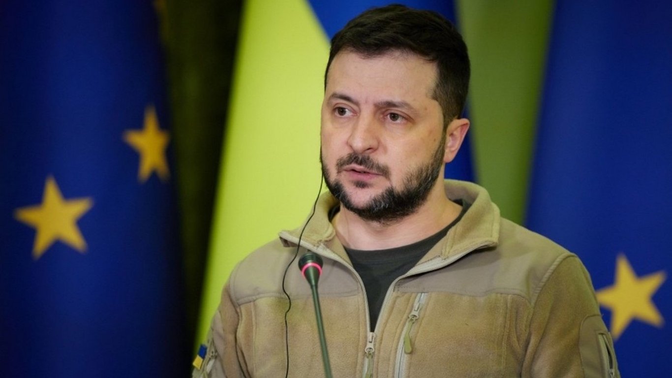 Ukrajina chce zpět jaderné zbraně; nebo vstoupit do NATO. Z Ruska už přišla na Zelenského reakce