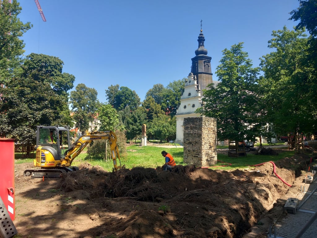 FOTO: Smetanovy sady v Jihlavě jsou uzavřeny, prochází radikální proměnou