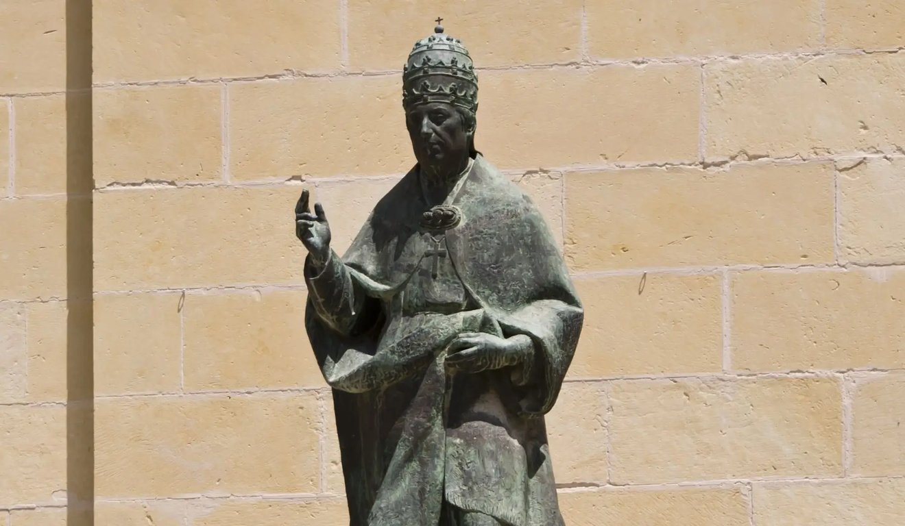 Nejzvrhlejší papež historie otrávil koho mohl, a měl dítě s vlastní dcerou