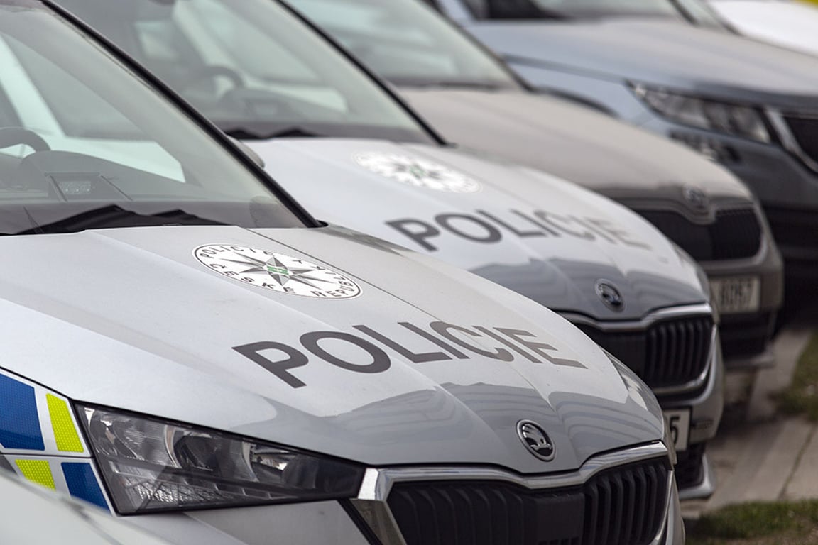 Mladík v Hranicích nožem na dort zabil rodinného tyrana. Do vazby hoch nemusí