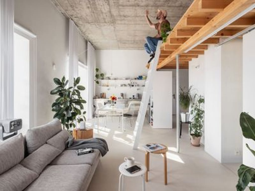 Z Bratislavy zpět ke kořenům. Mladý pár získal loft, ve kterém se nežije podle šablon