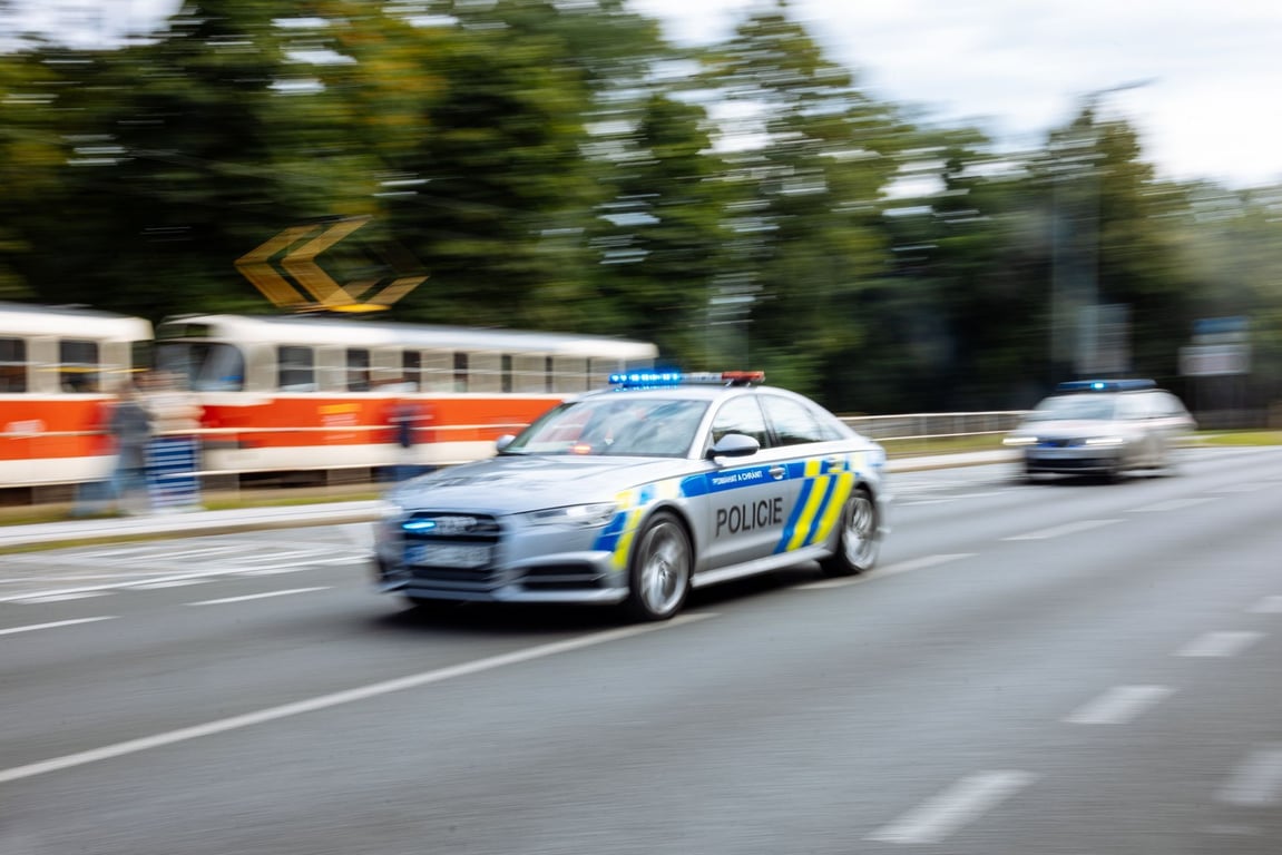 Řidič ujel po dálnici D35 v protisměru dva kilometry, dostal pokutu 5500 korun