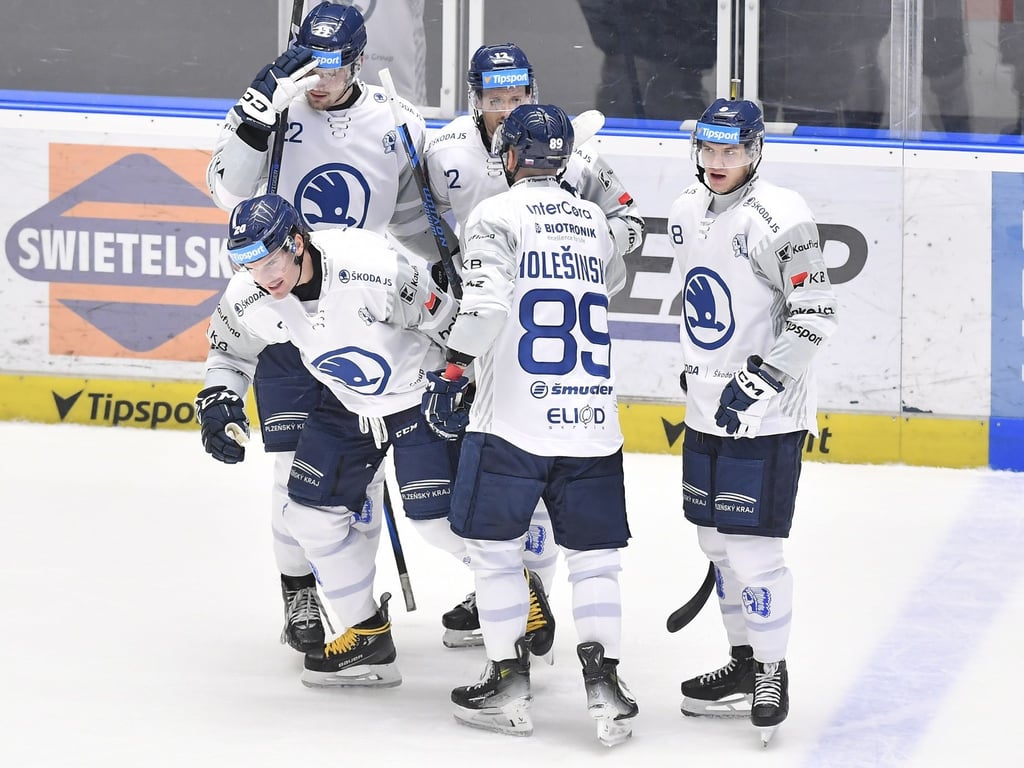 Plzeň je novým lídrem extraligy, Malík slaví první nulu v sezoně