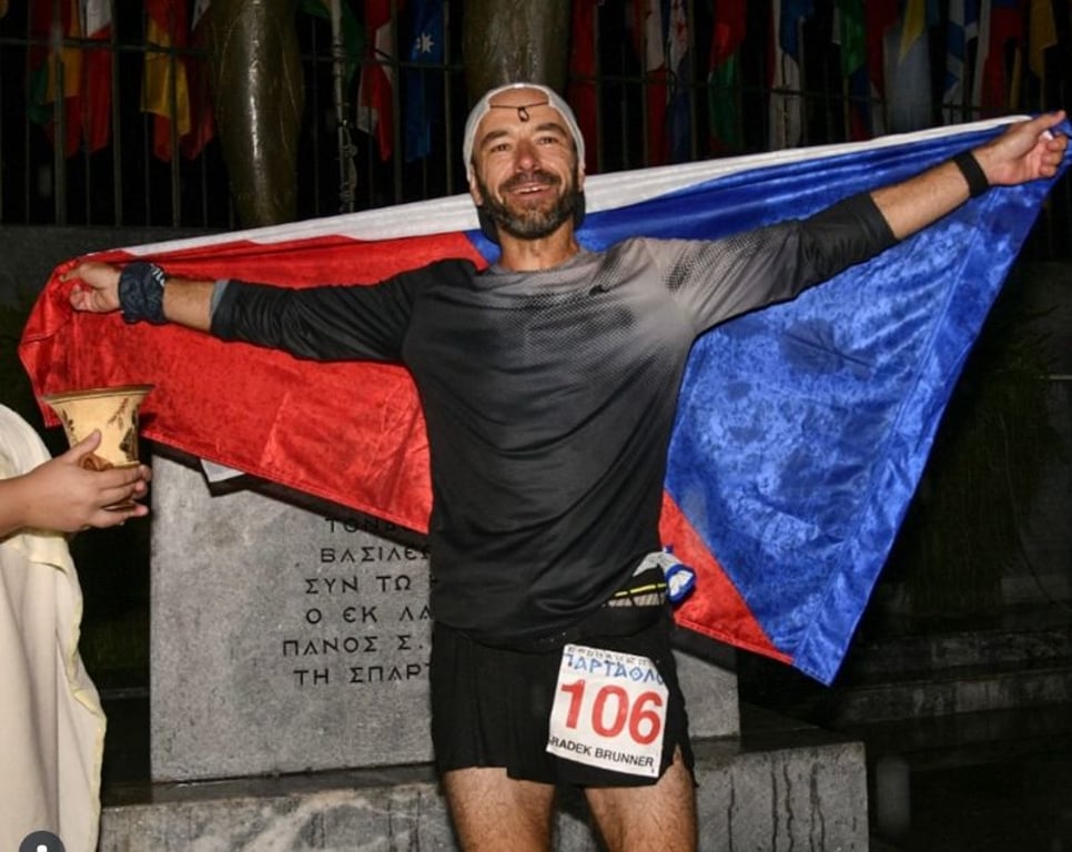 "Jsem fakt dost rozbitej." Čech dal 271 kilometrů za den, hvězdu vyhodili kvůli stanu