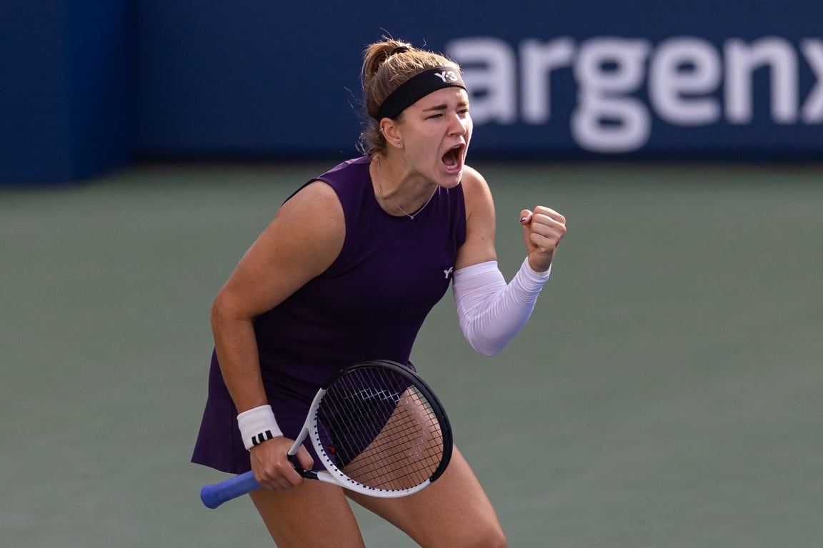 Muchová porazila v derby Vondroušovou. V Japonsku předvedly Češky parádní smršť