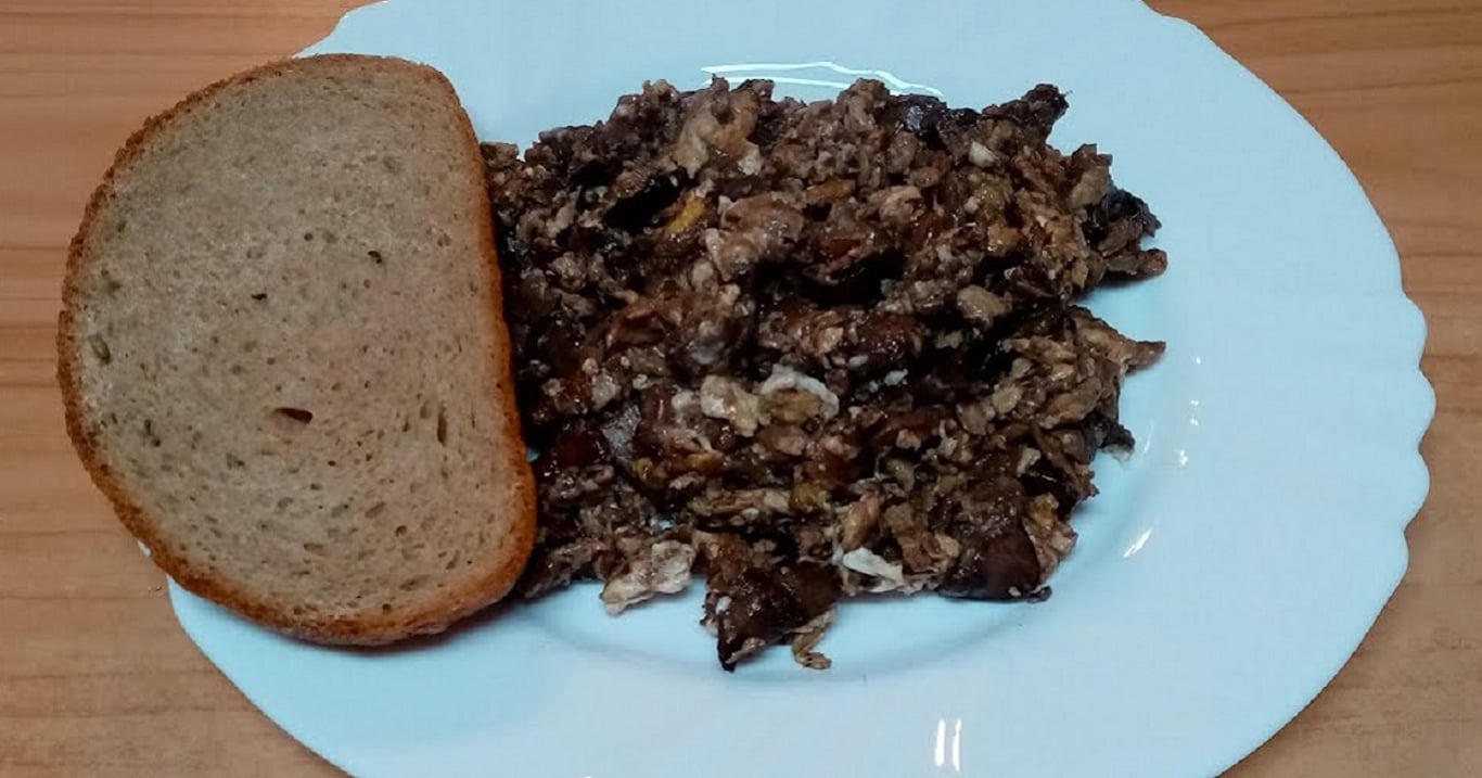 Rychlá houbová smaženice podle babičky – přidává do ní 1 surovinu navíc a ta chuť je prostě neuvěřitelná