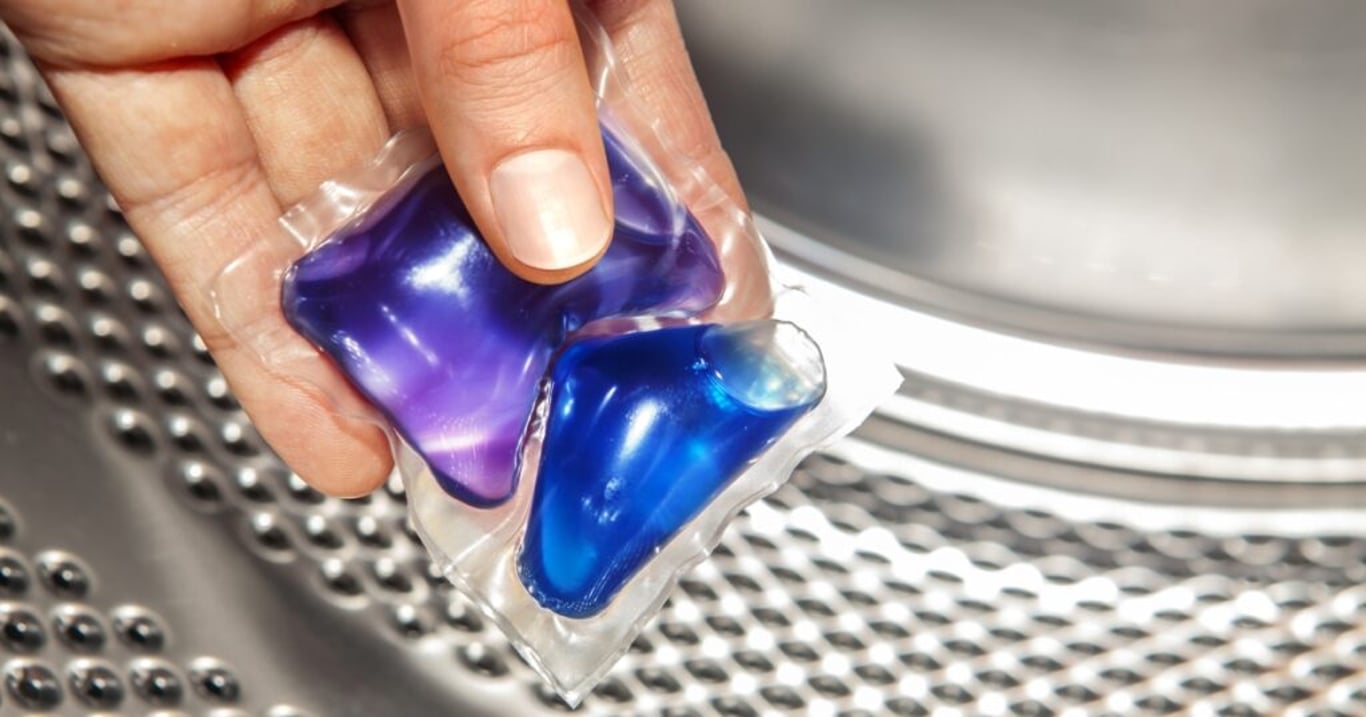 Kvůli této chybě používá řada Čechů prací kapsle zcela neefektivně. Toto je jediný správný postup