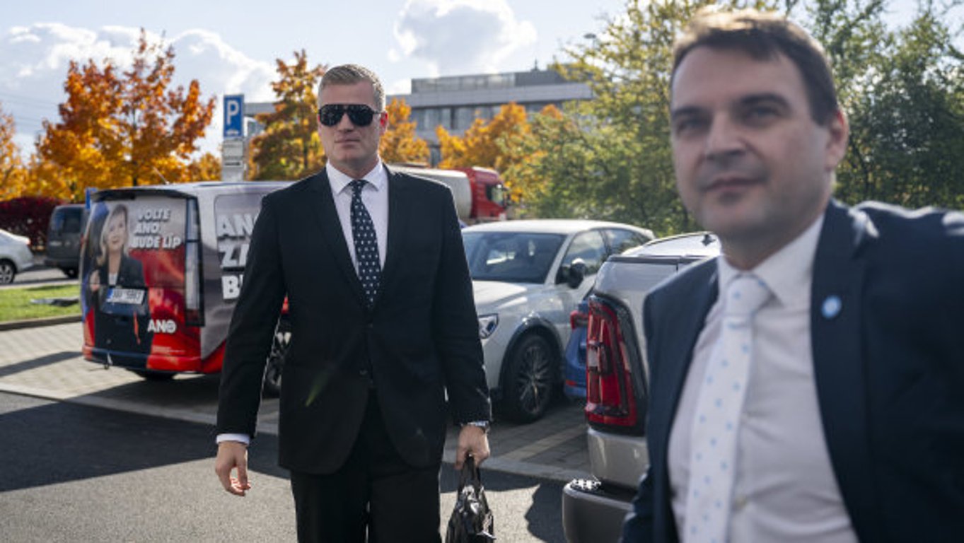 Motoristé u Babiše: Turek oznámil, že se kamarádí s Romy i homosexuály, Macinka informoval o trestním oznámení na novináře