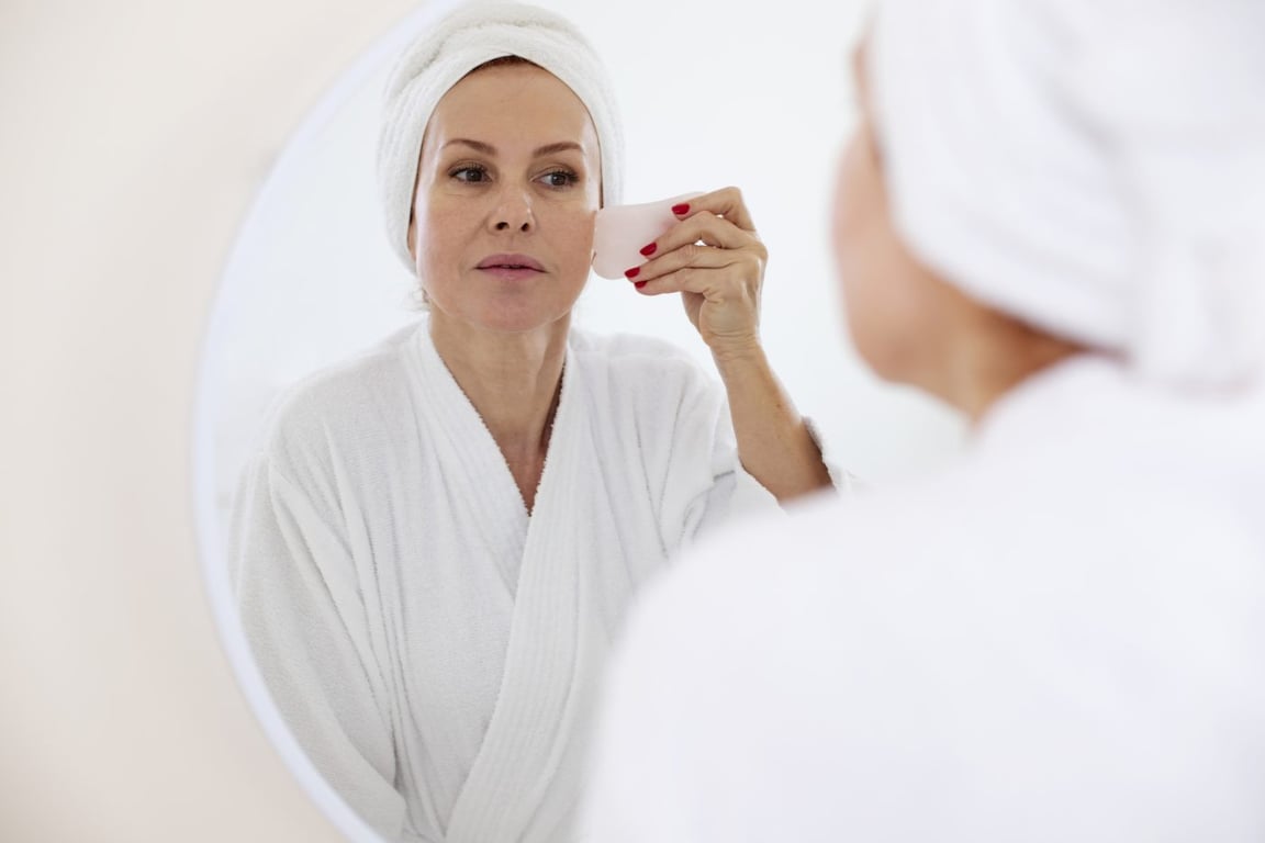 Dermatoložka šokuje: Nejlepší sérum proti vráskám máte v lednici