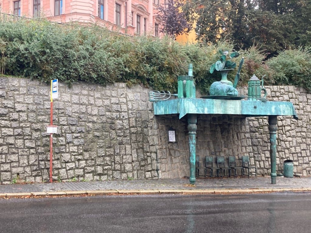 Příští zastávka: Hostina obrů. Liberec přejmenuje podivuhodnou zastávku Davida Černého