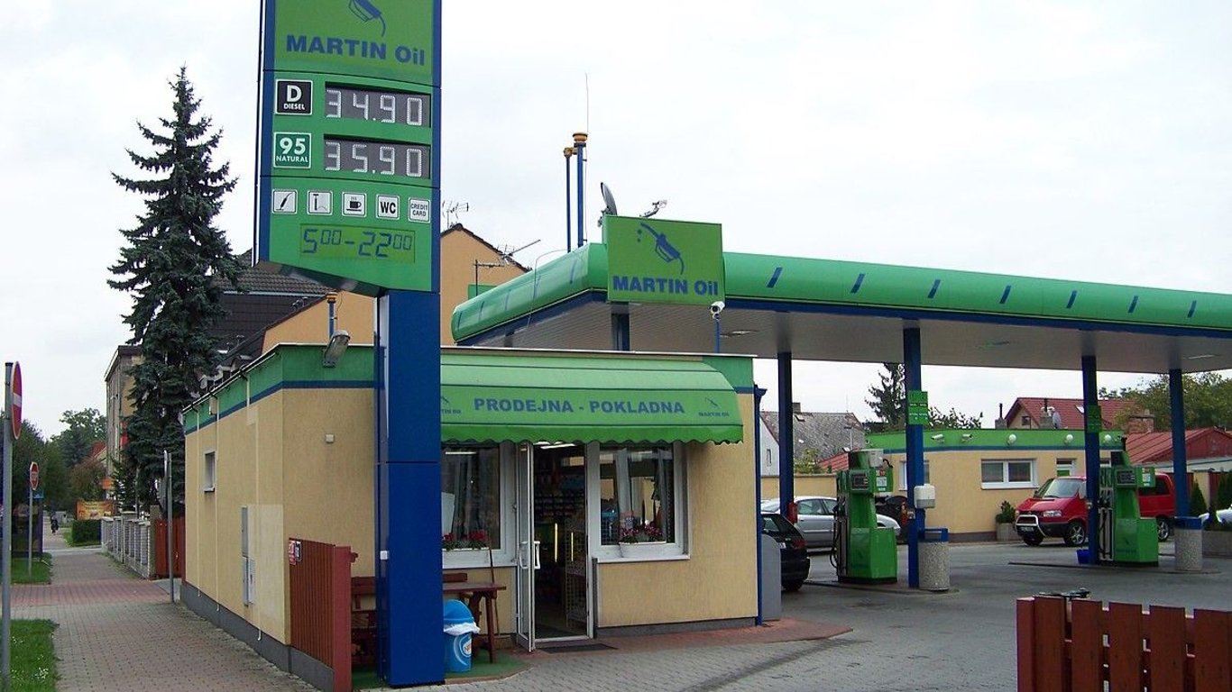 Kolik berou zaměstnanci na benzínkách? Odpověď Čechy překvapila, takové částky nečekali