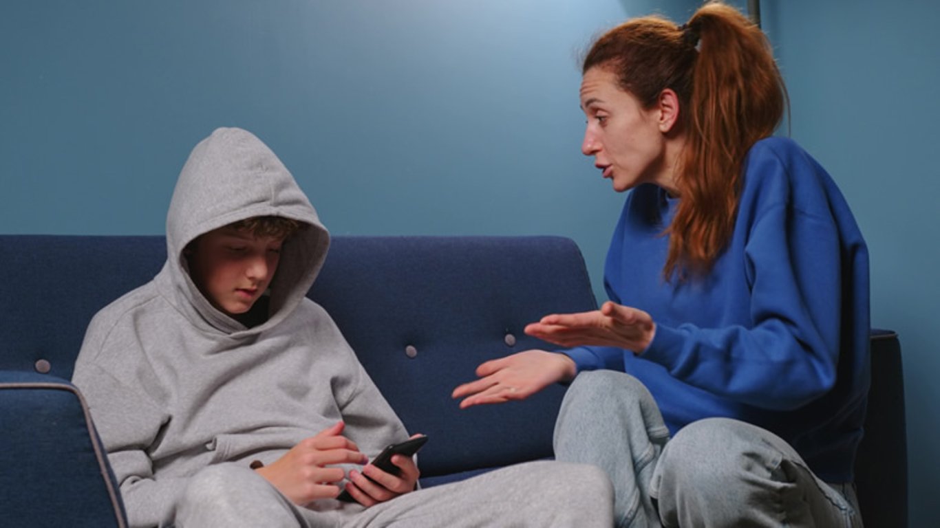 Můj syn je závislý na stránkách pro dospělé. Bojím se, že ho někde načapám…