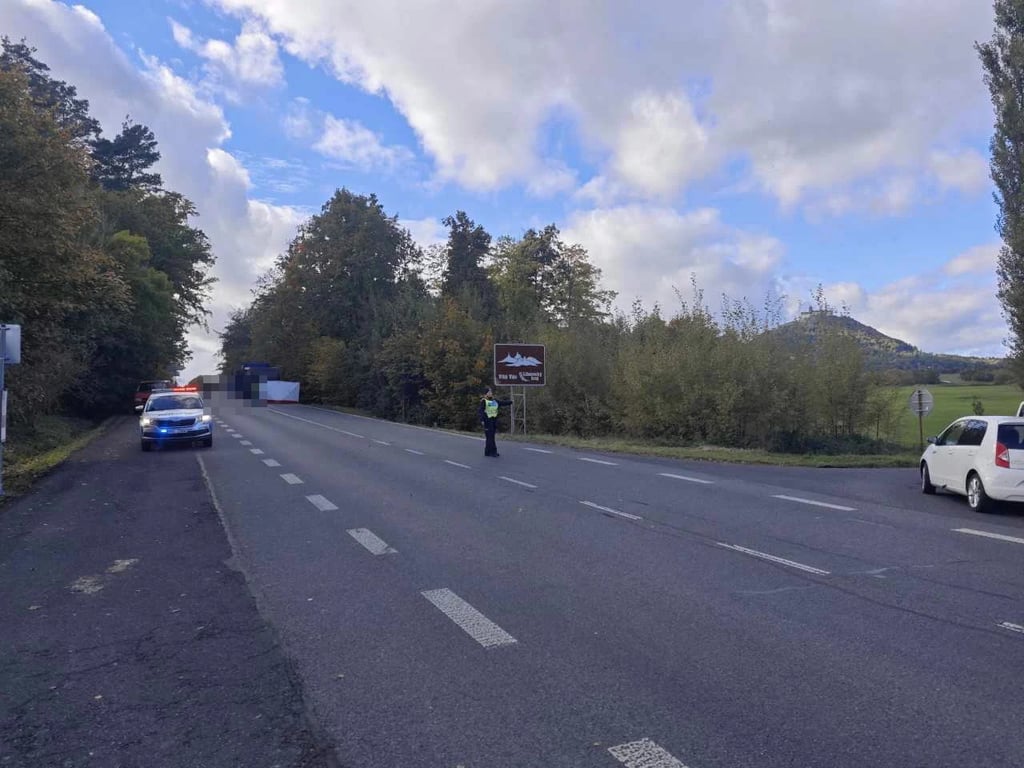 Brzdění nepomohlo. Seniorku na Českolipsku smetl kamion