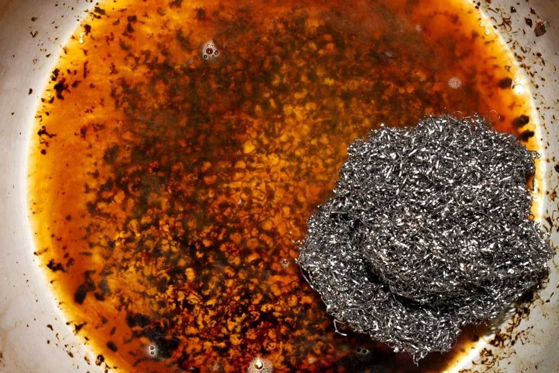 Jak vyčistit připálenou pánev