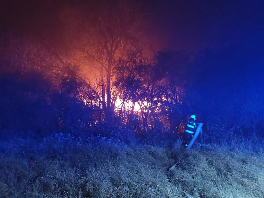 Mezi Nesovicemi a Nemoticemi hořel vagon. Záchrana 16 cestujících