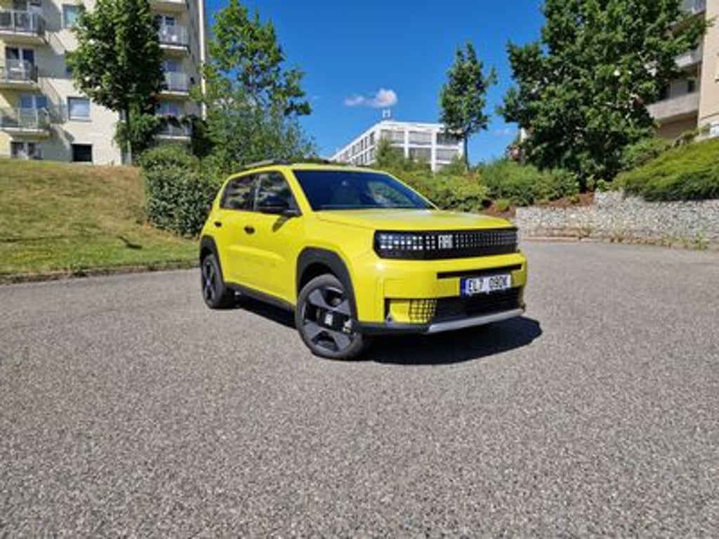 Vzpomínka na staré dobré časy. Fiat už zase dělá zajímavá auta, ale co ta cena?