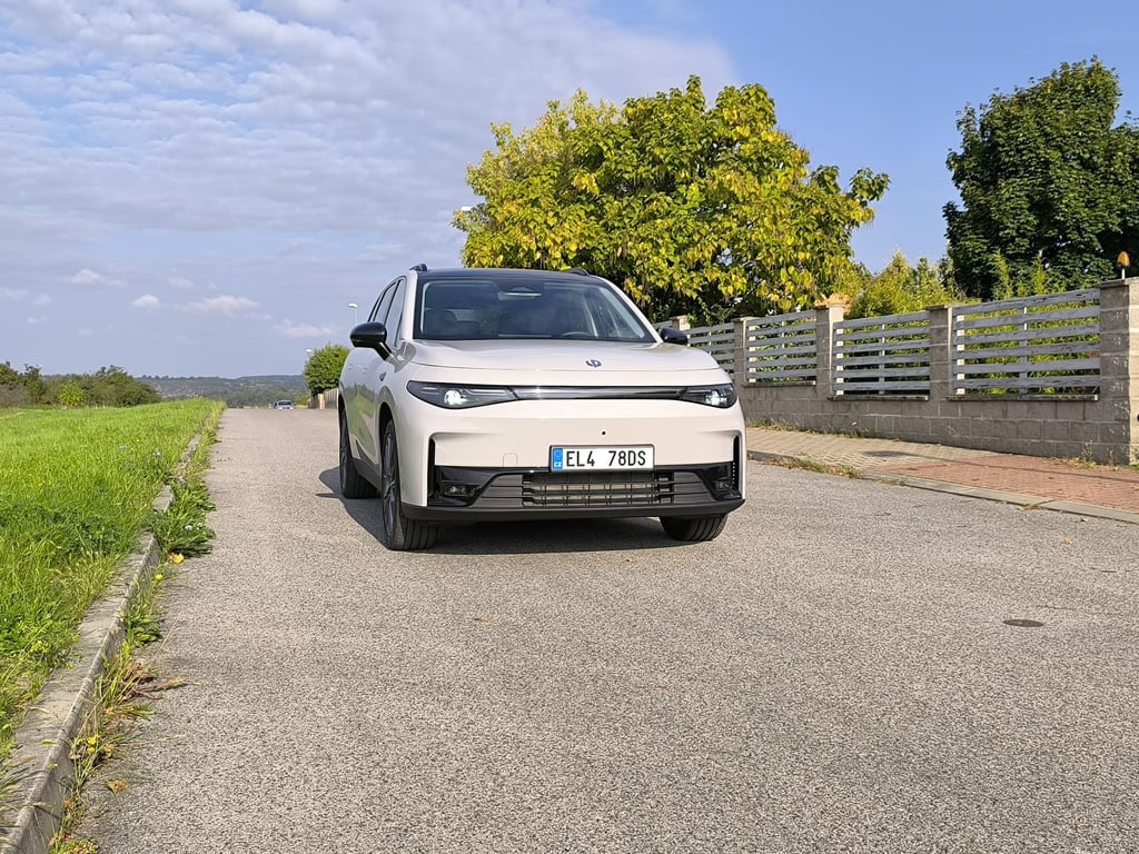 Tak trochu "náš Číňan". Leapmotor C10 umí být skvělý i otravný zároveň